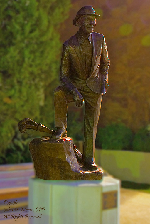 The statue of Bing Crosby, Gonzaga University