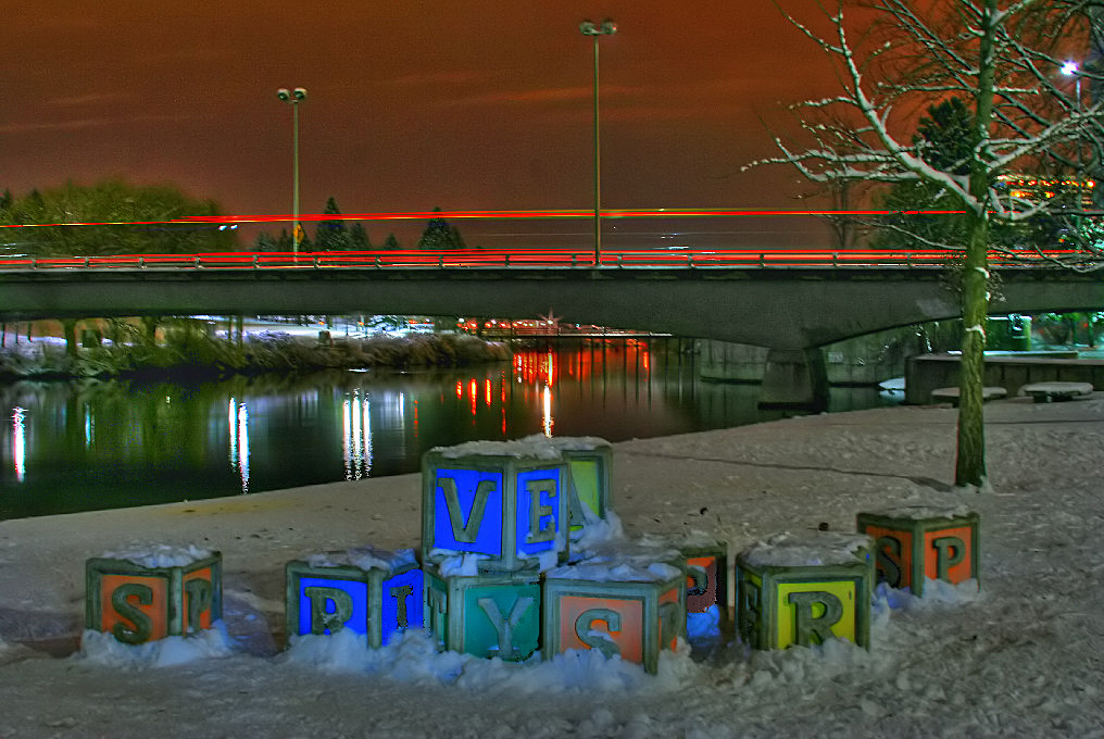 Eastbound view of northbound traffic, and Riverfront Park's  