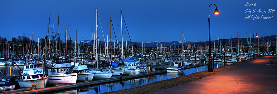 A wider look at the Bellingham, Washington, Marina.